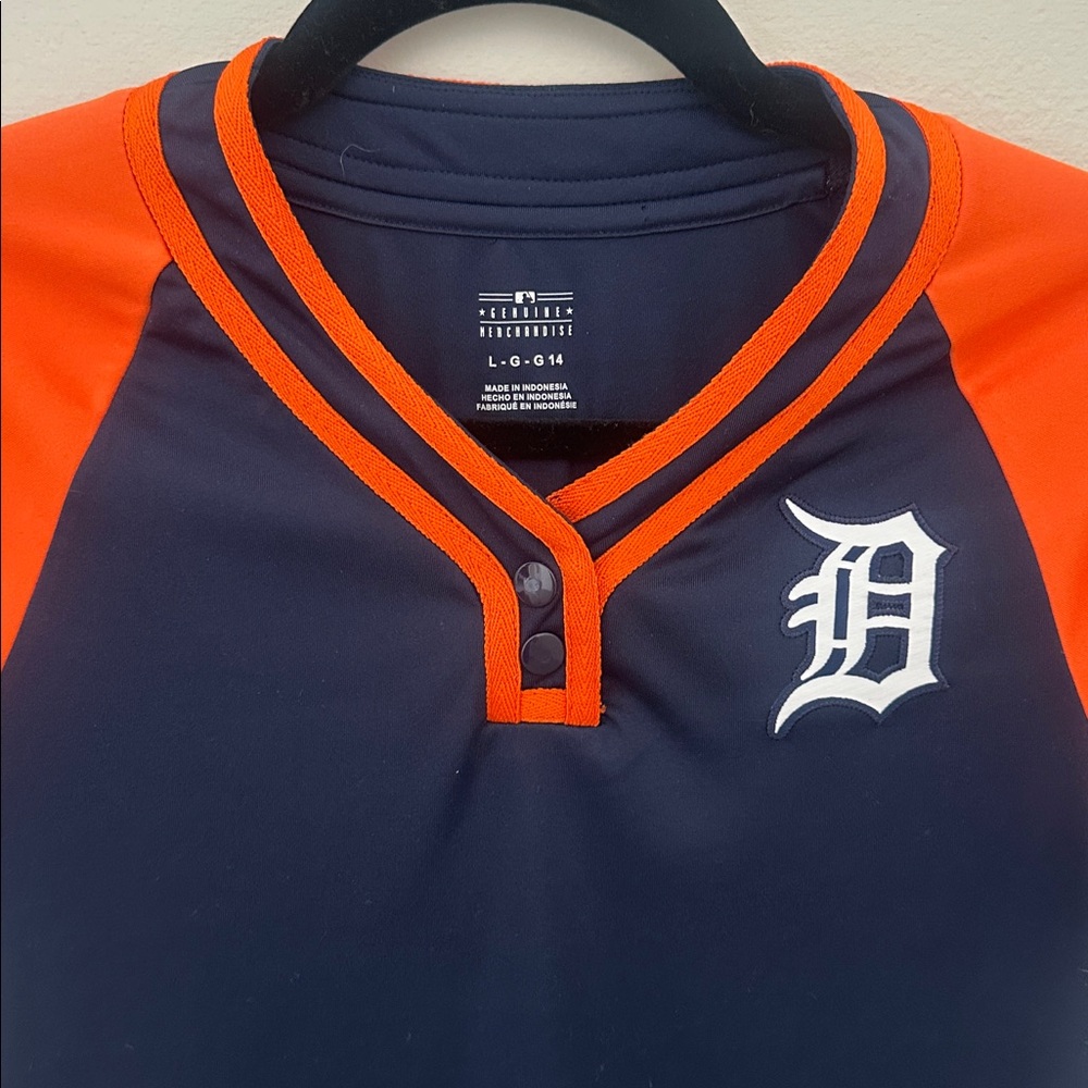 Detroit Tigers Jersey - Picture 2 of 5
